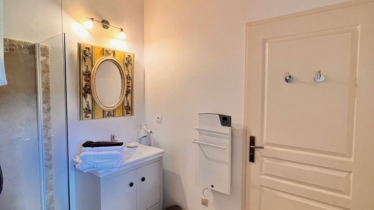 Photo of Bathroom in Saint-Medard