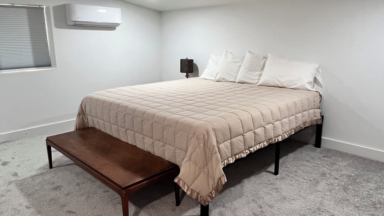 Photo of Bedroom in Lakeside