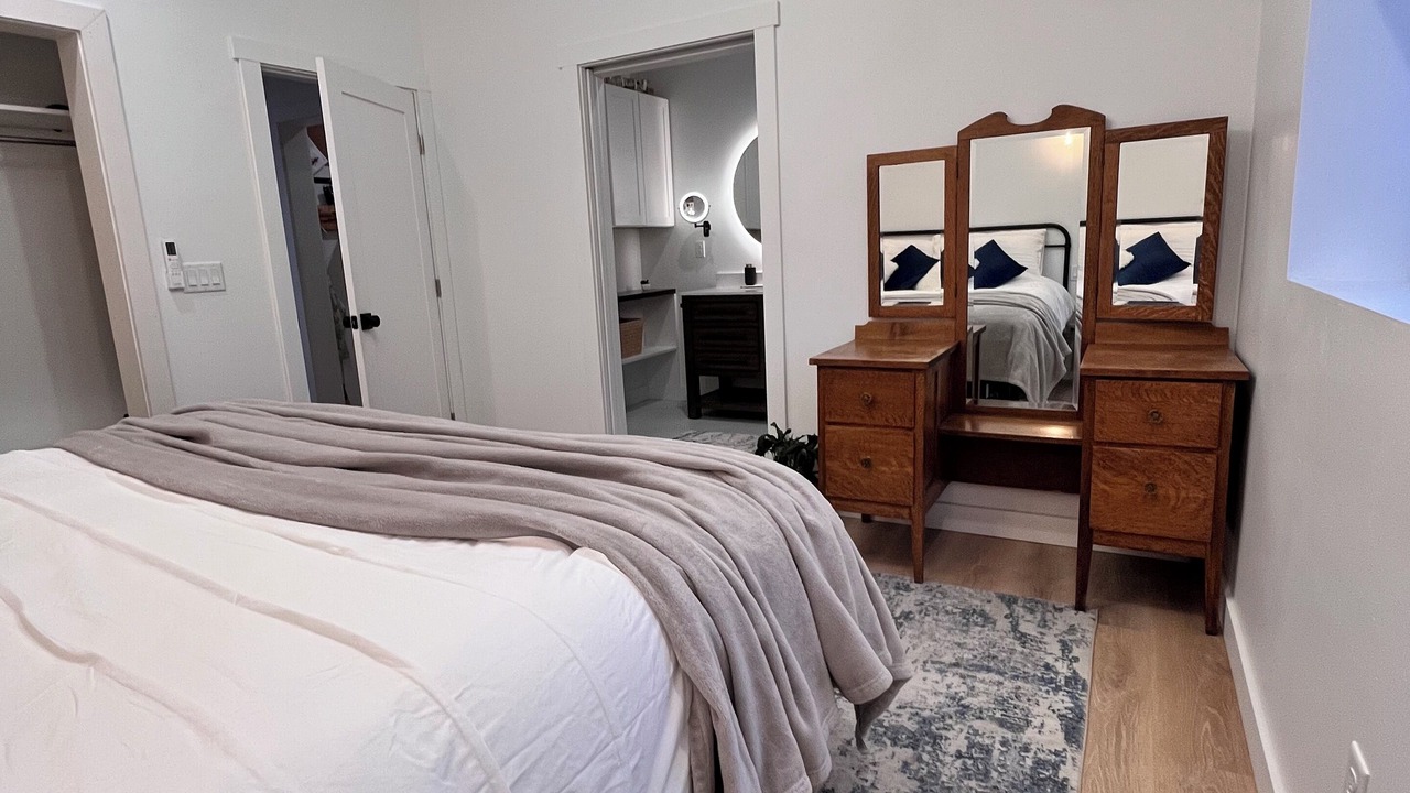 Photo of Bedroom in Lakeside