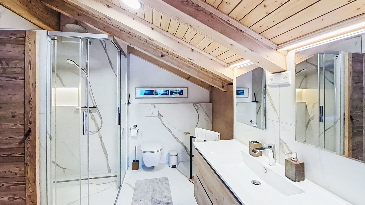Photo of Bathroom in Taesch