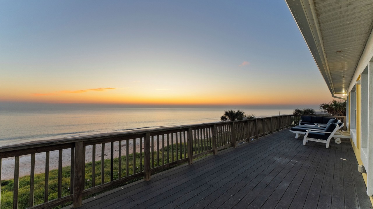 Photo of Patio Balcony in Crescent Beach
