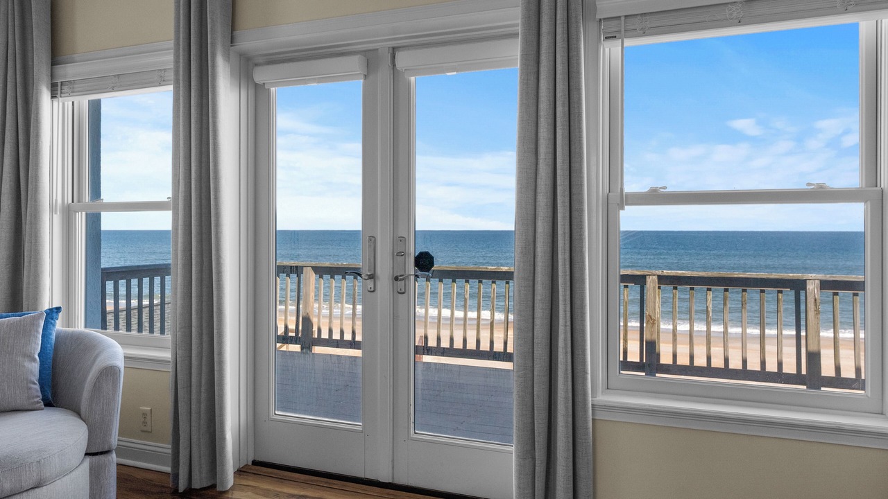 Photo of Patio Balcony in Crescent Beach