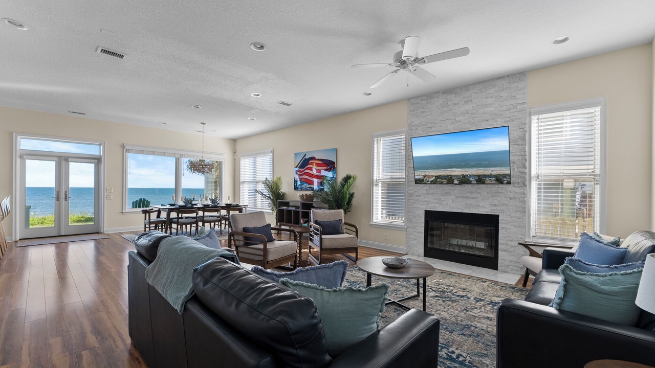 Photo of Livingroom in Crescent Beach