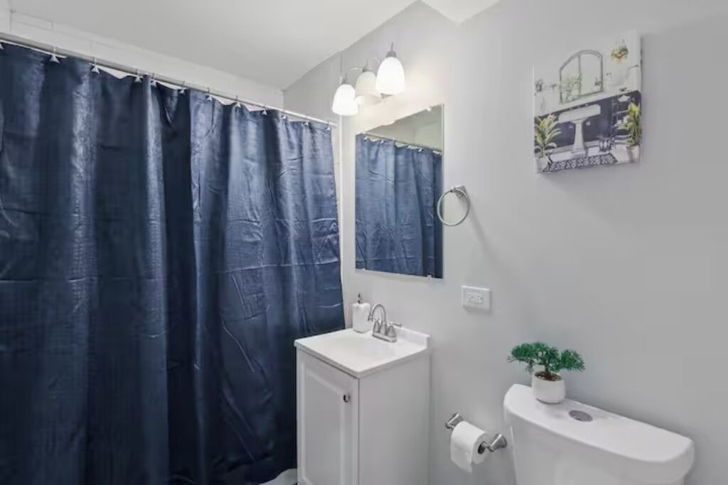 Photo of Bathroom in Broadview