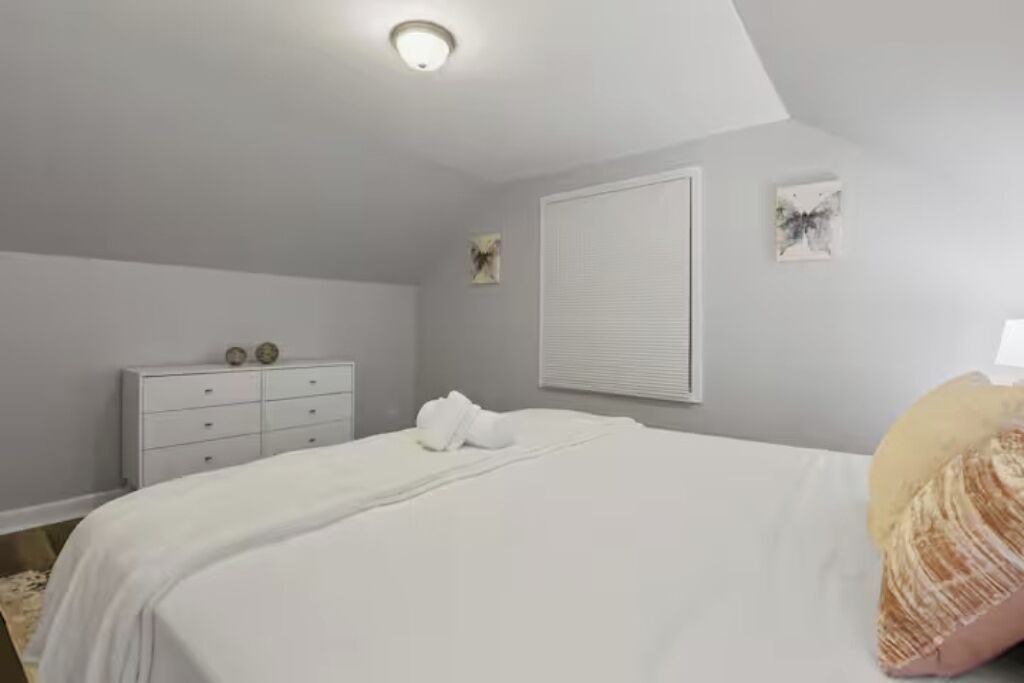 Photo of Bedroom in Broadview