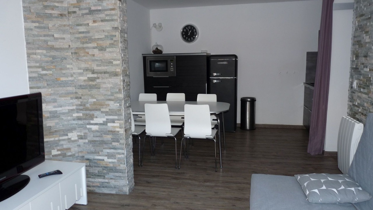 Photo of Livingroom in Peone