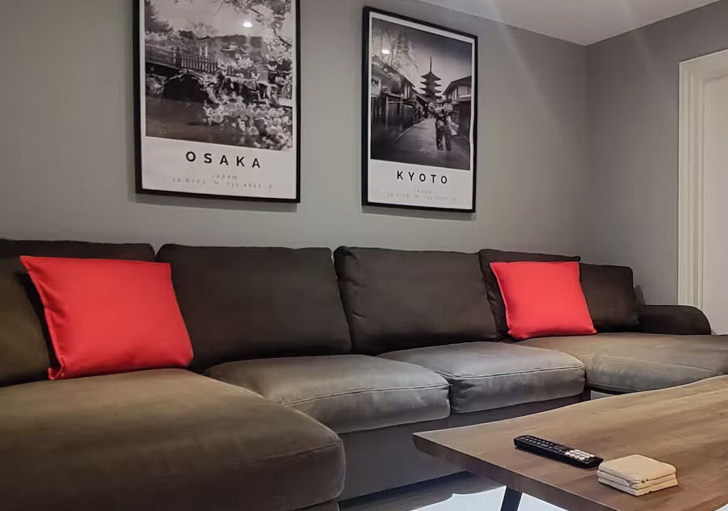 Photo of Livingroom in Lakeview