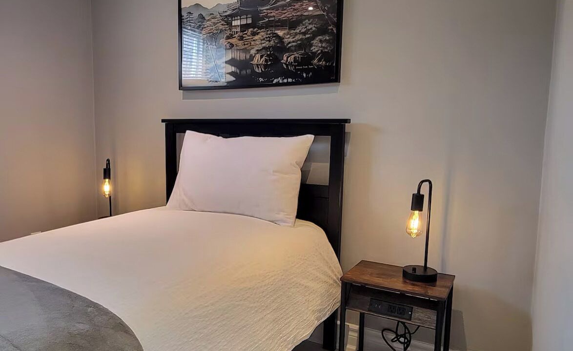 Photo of Bedroom in Lakeview
