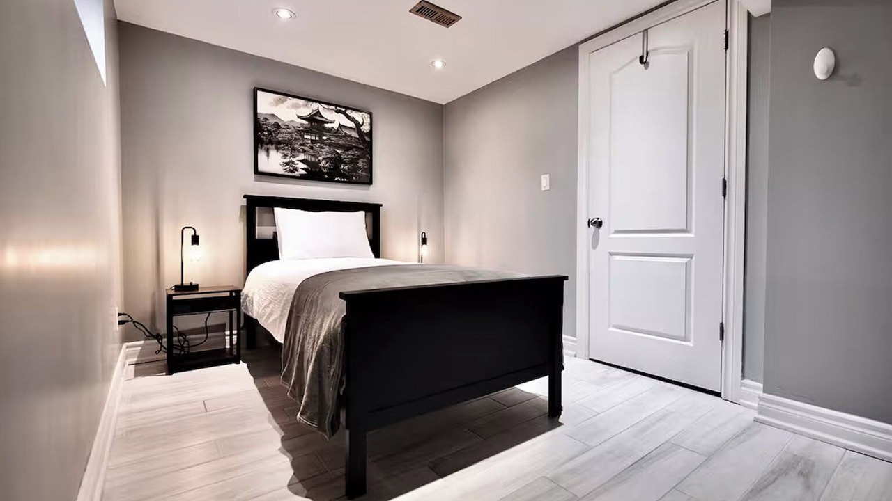 Photo of Bedroom in Lakeview