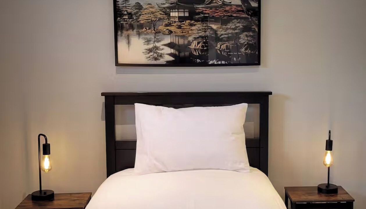 Photo of Bedroom in Lakeview