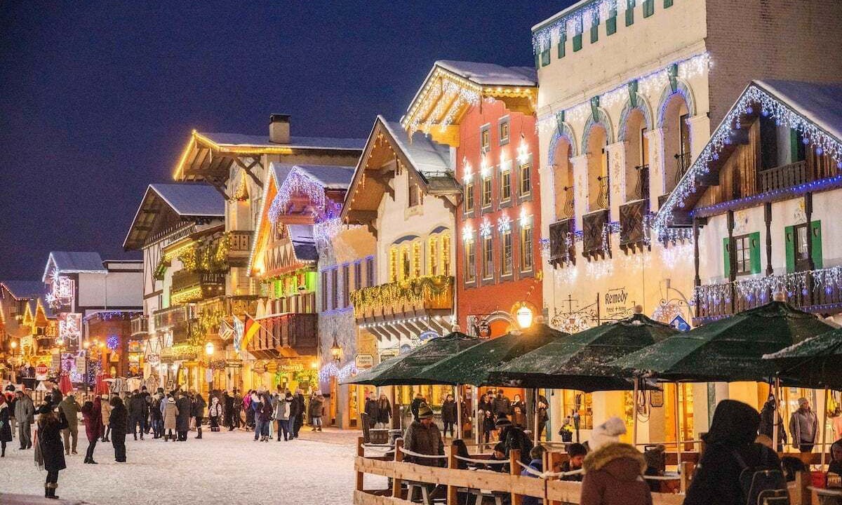 Photo of Others in Downtown Leavenworth