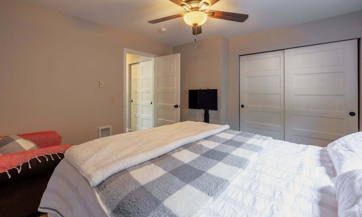 Photo of Bedroom in Downtown Leavenworth