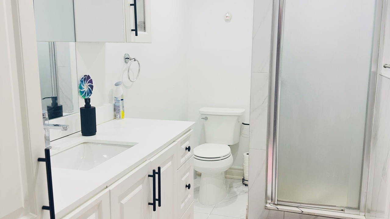 Photo of Bathroom in Curran Hall