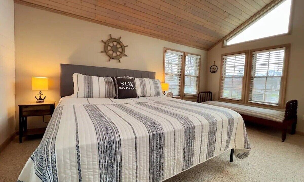 Photo of Bedroom in Russells Point