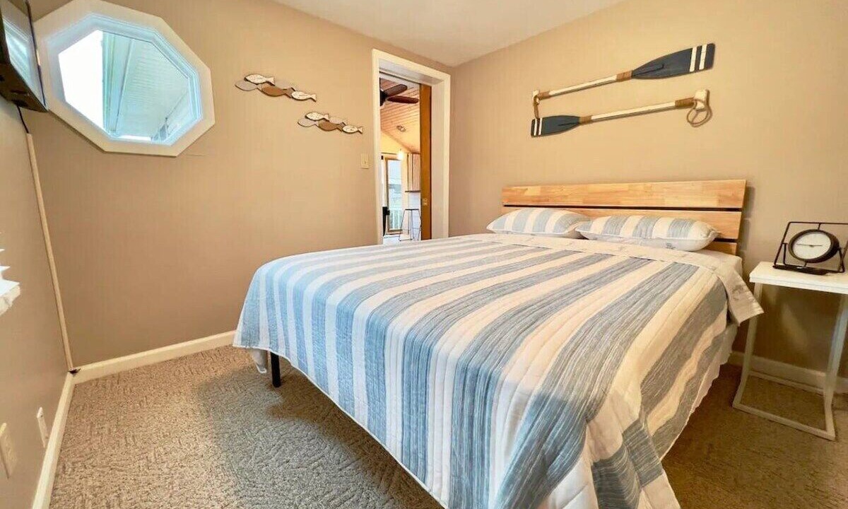 Photo of Bedroom in Russells Point