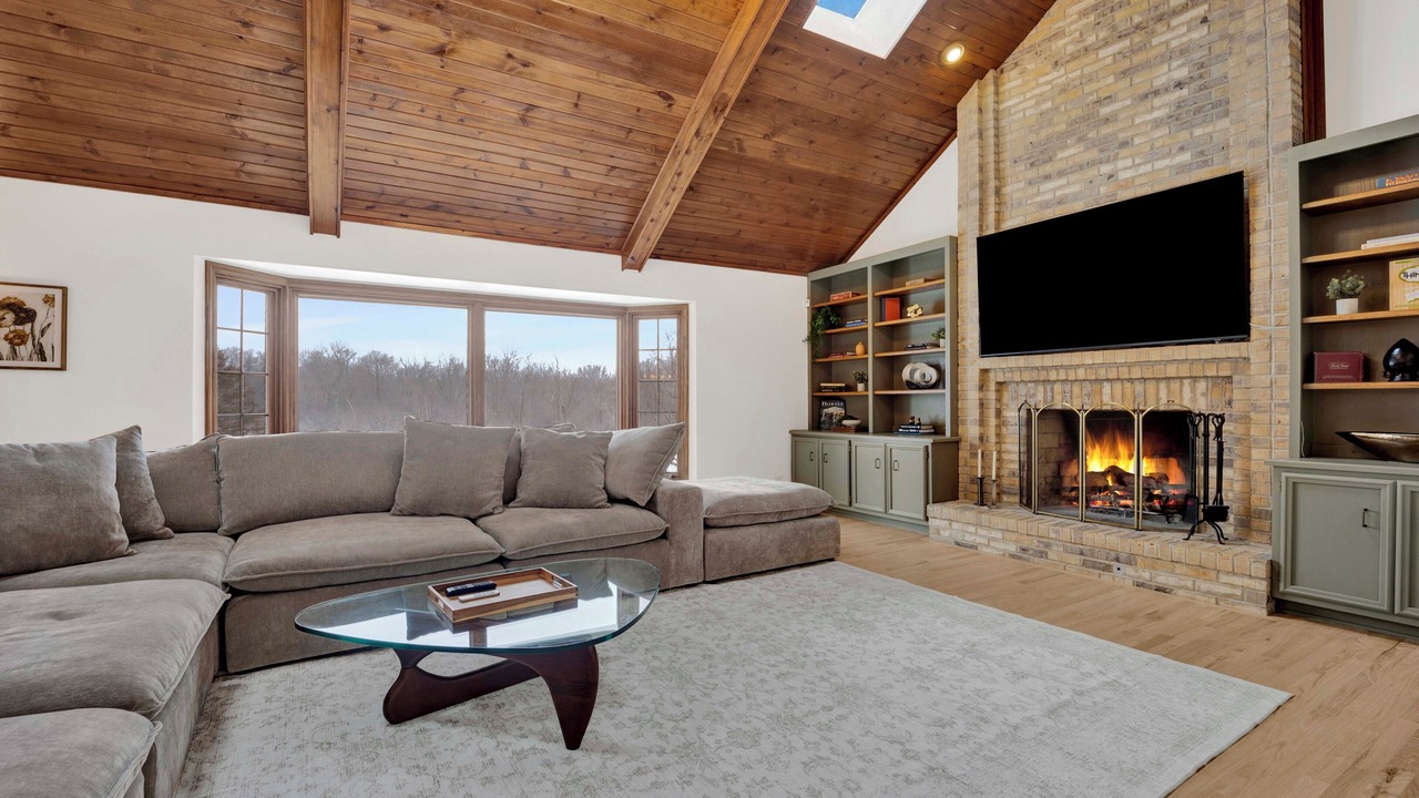 Photo of Livingroom in Village of Long Grove