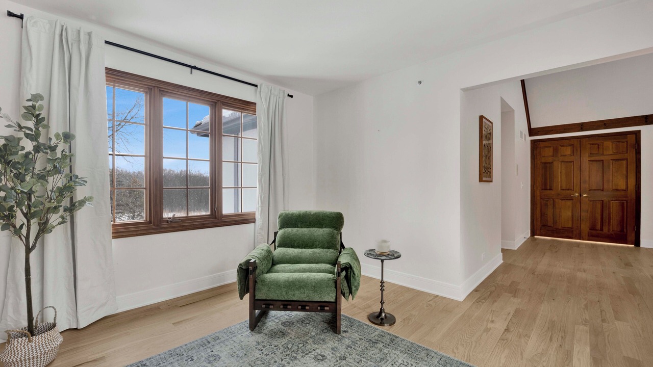 Photo of Livingroom in Village of Long Grove