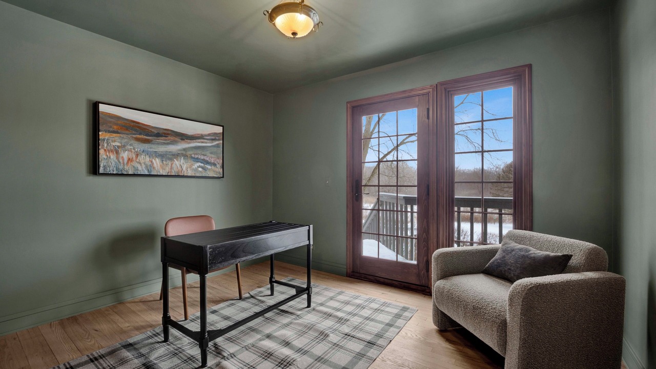 Photo of Livingroom in Village of Long Grove
