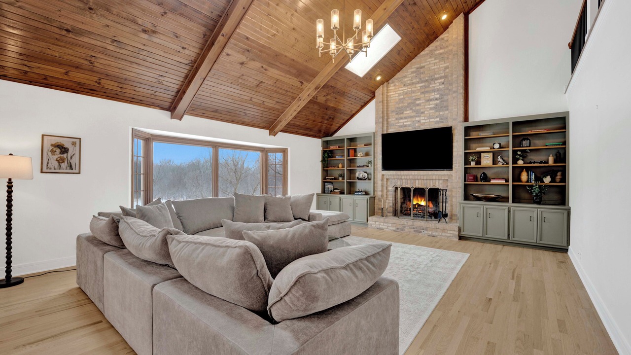 Photo of Livingroom in Village of Long Grove