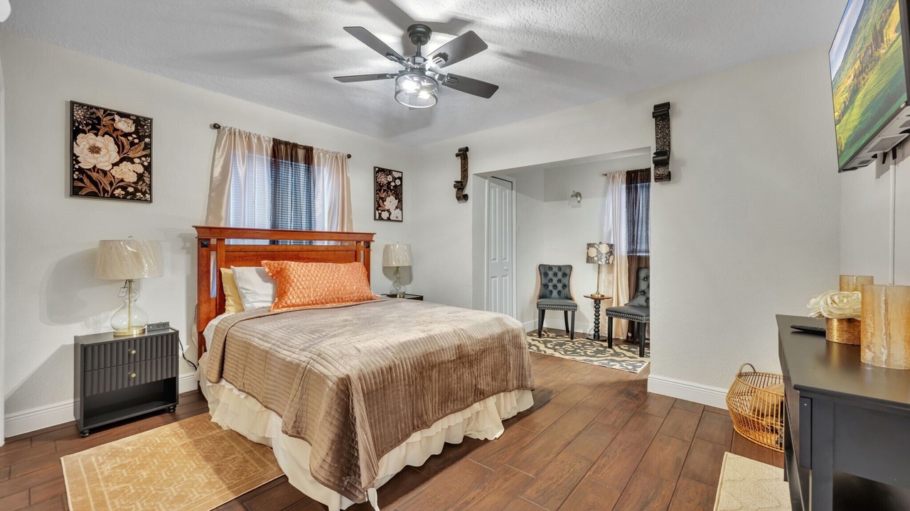 Photo of Bedroom in Pine Hills
