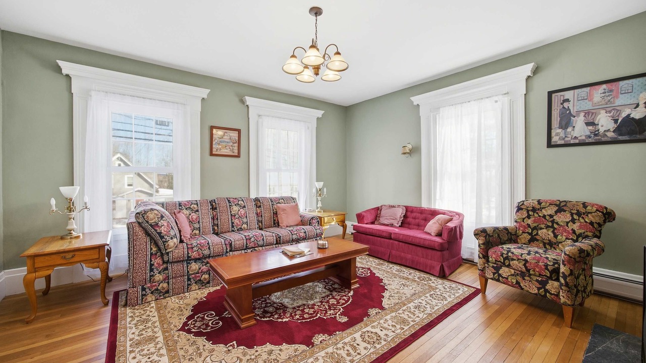 Photo of Livingroom in Wolfeboro