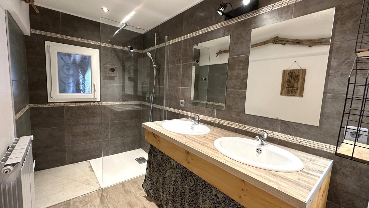 Photo of Bathroom in Saint-Martin-de-Seignanx