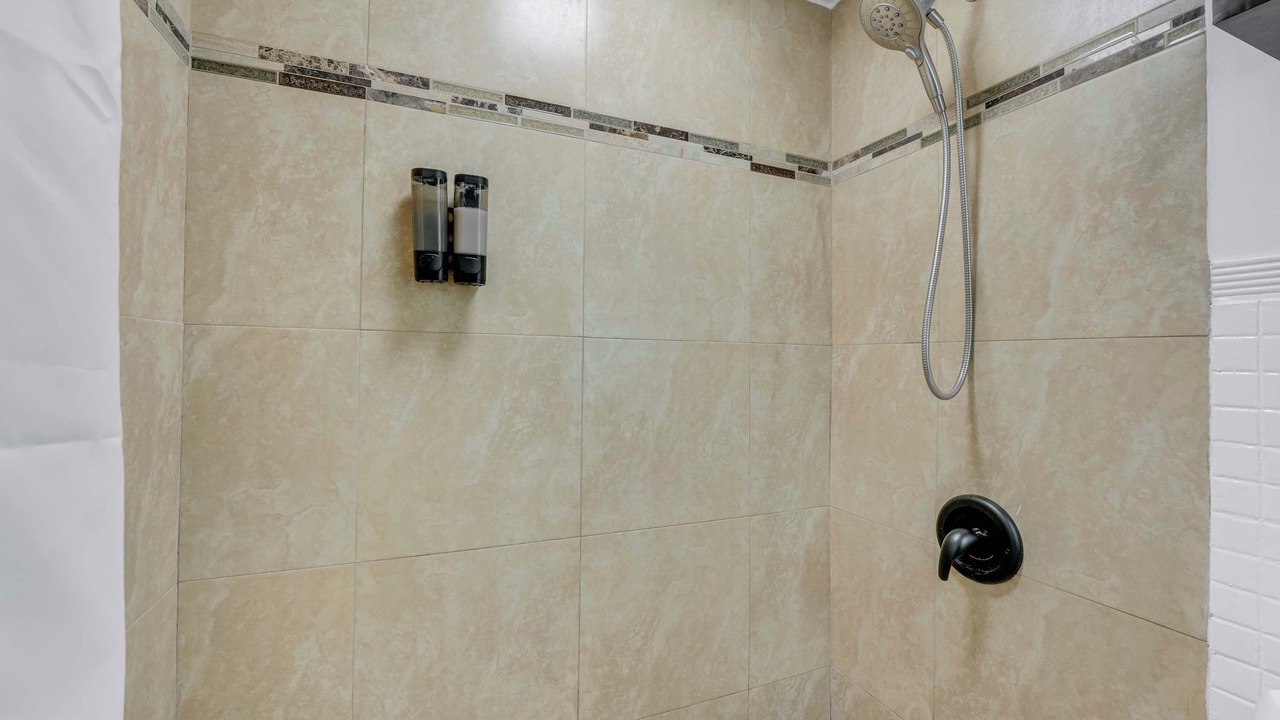 Photo of Bathroom in Flamingo Parks