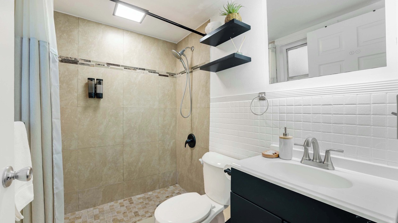 Photo of Bathroom in Flamingo Parks