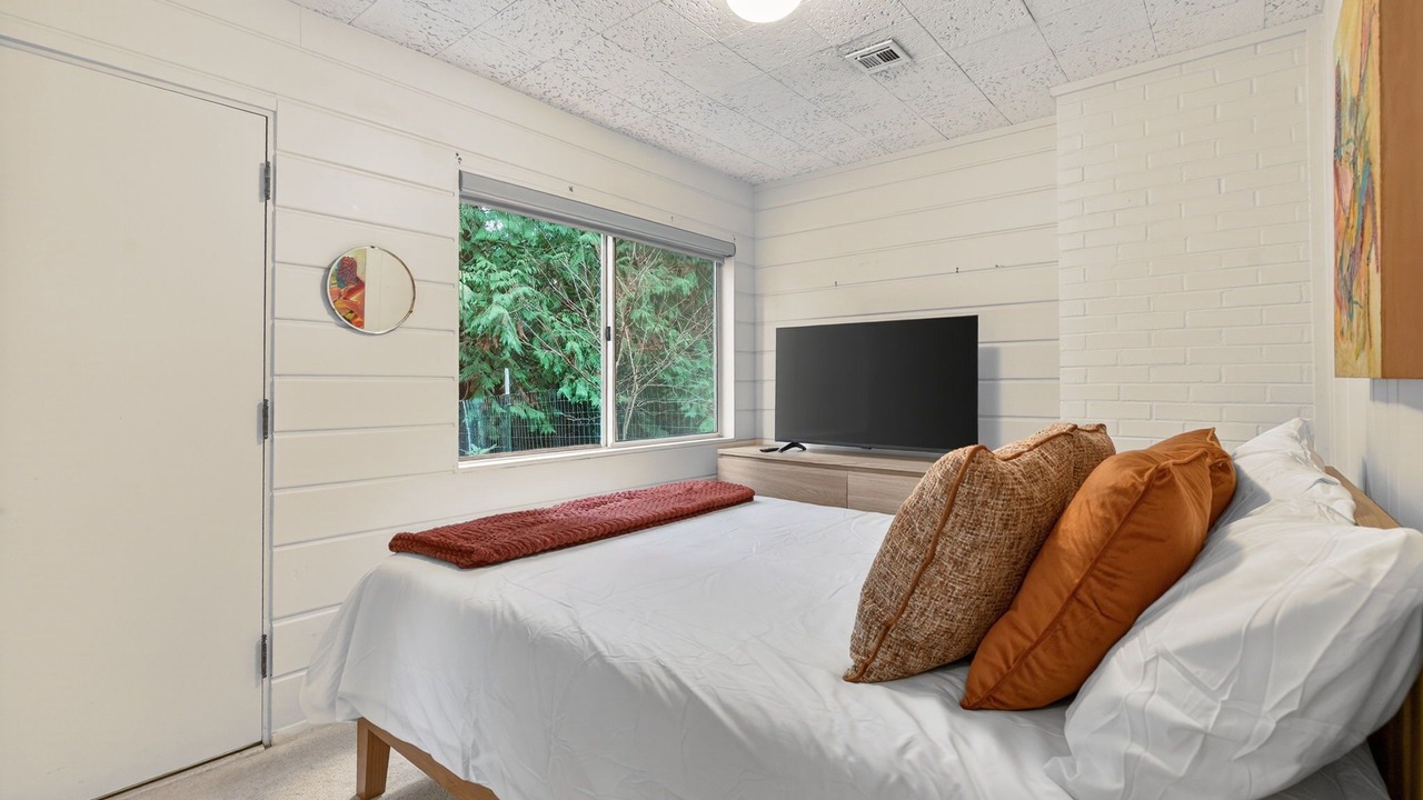 Photo of Bedroom in West Hills