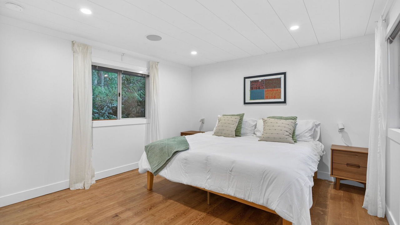 Photo of Bedroom in West Hills