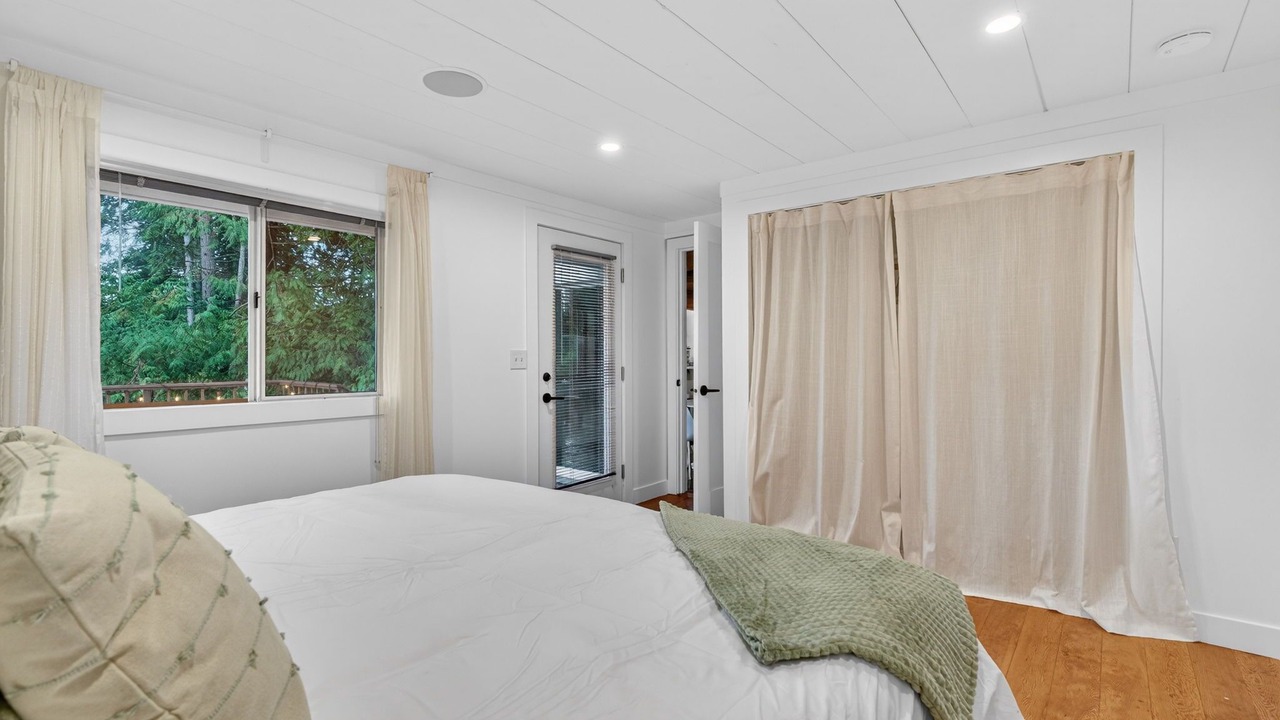 Photo of Bedroom in West Hills