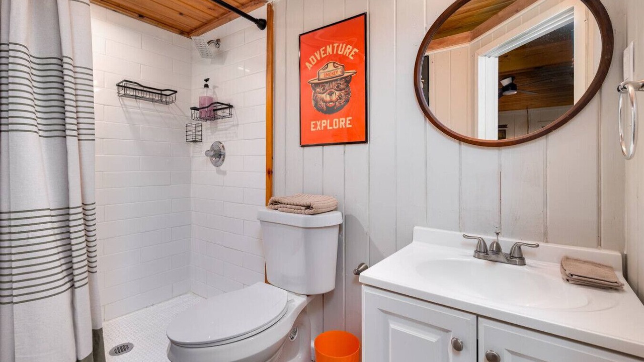 Photo of Bathroom in Englewood Park