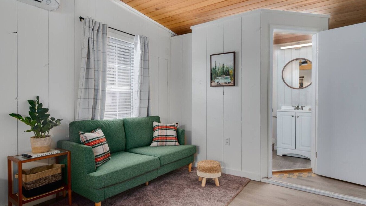 Photo of Livingroom in Englewood Park