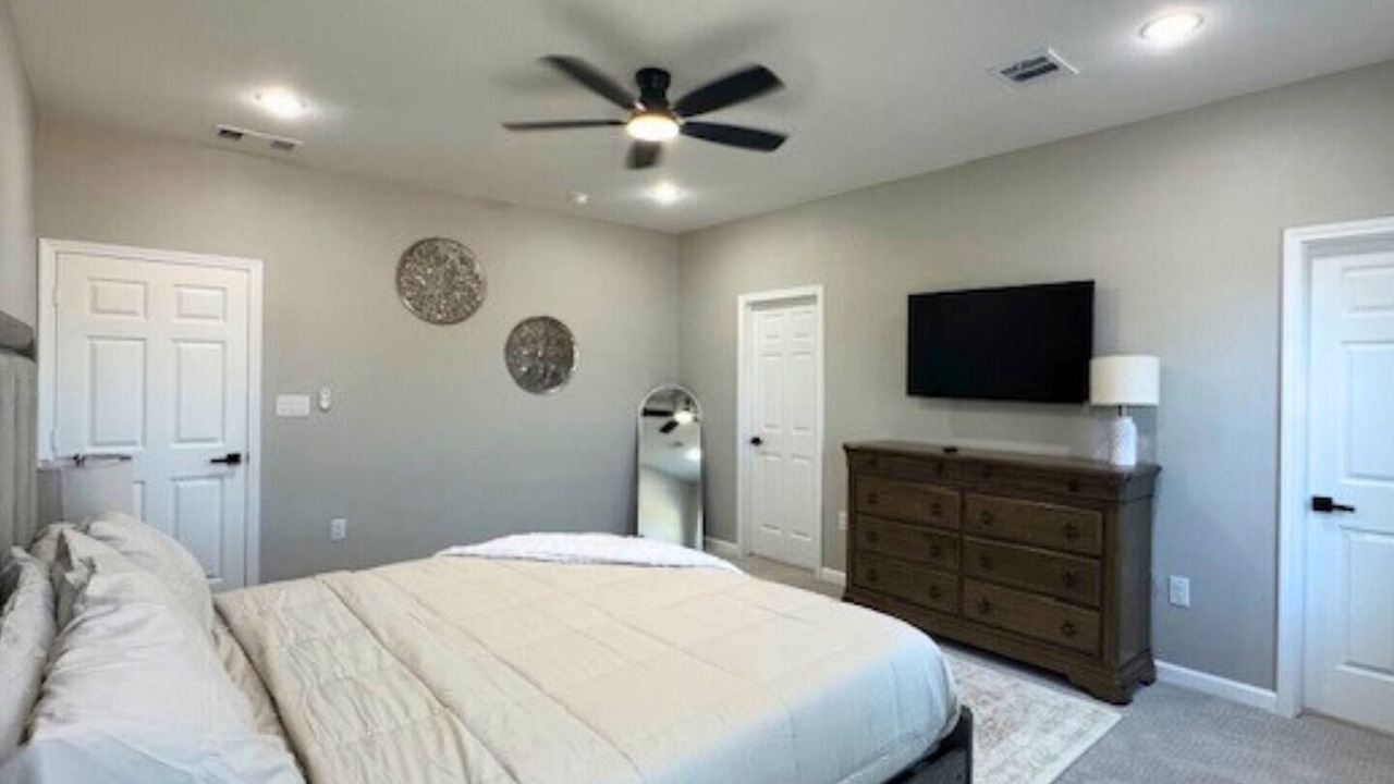 Photo of Bedroom in Northside