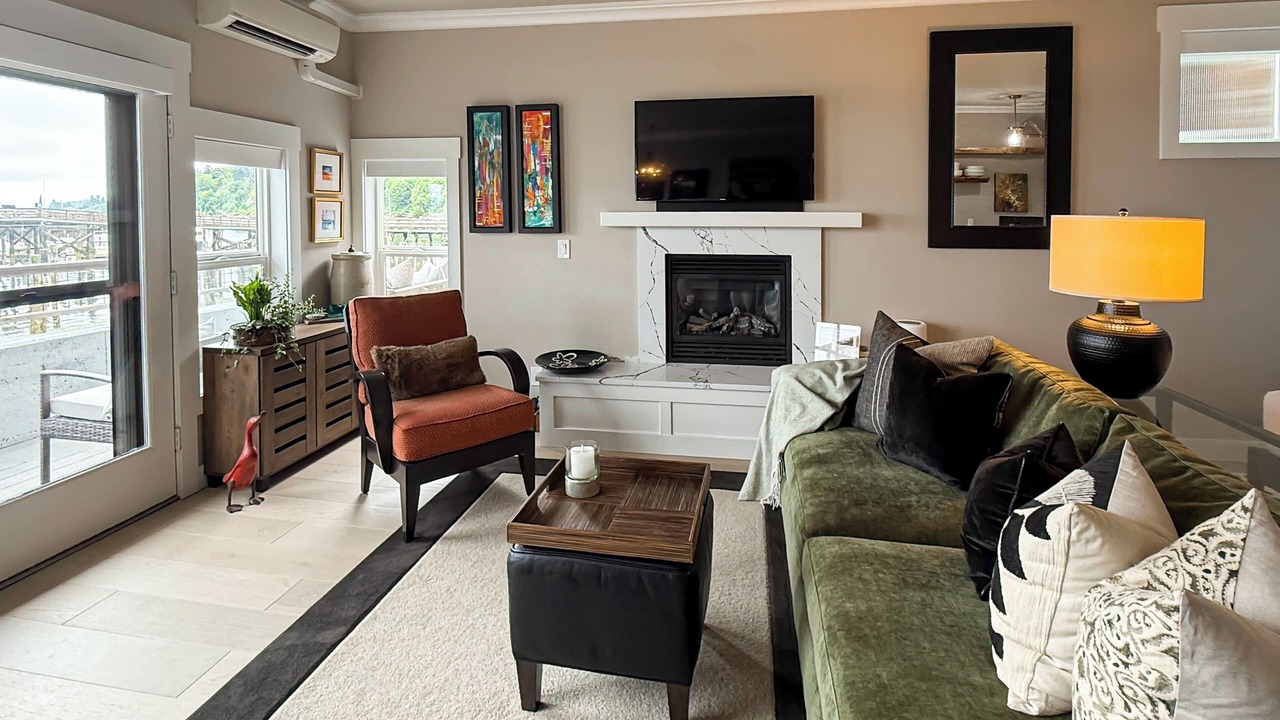 Photo of Livingroom in Langley