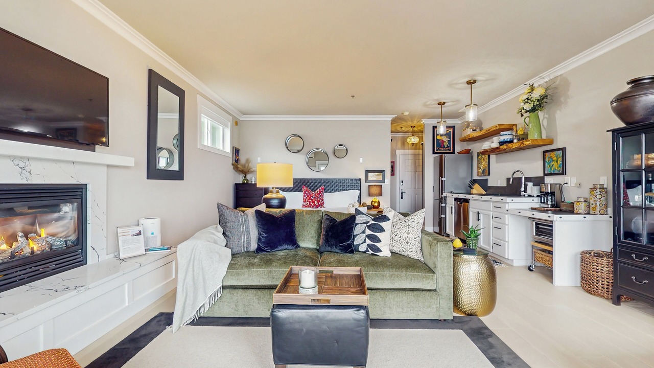 Photo of Livingroom in Langley