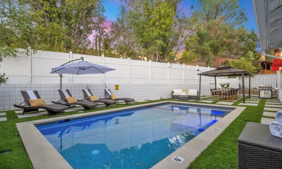 Photo of Outdoor in Woodland Hills