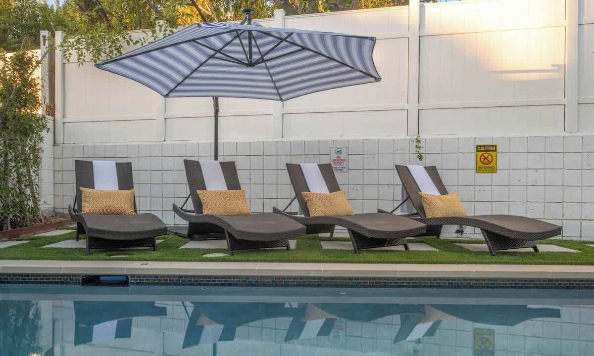 Photo of Outdoor in Woodland Hills