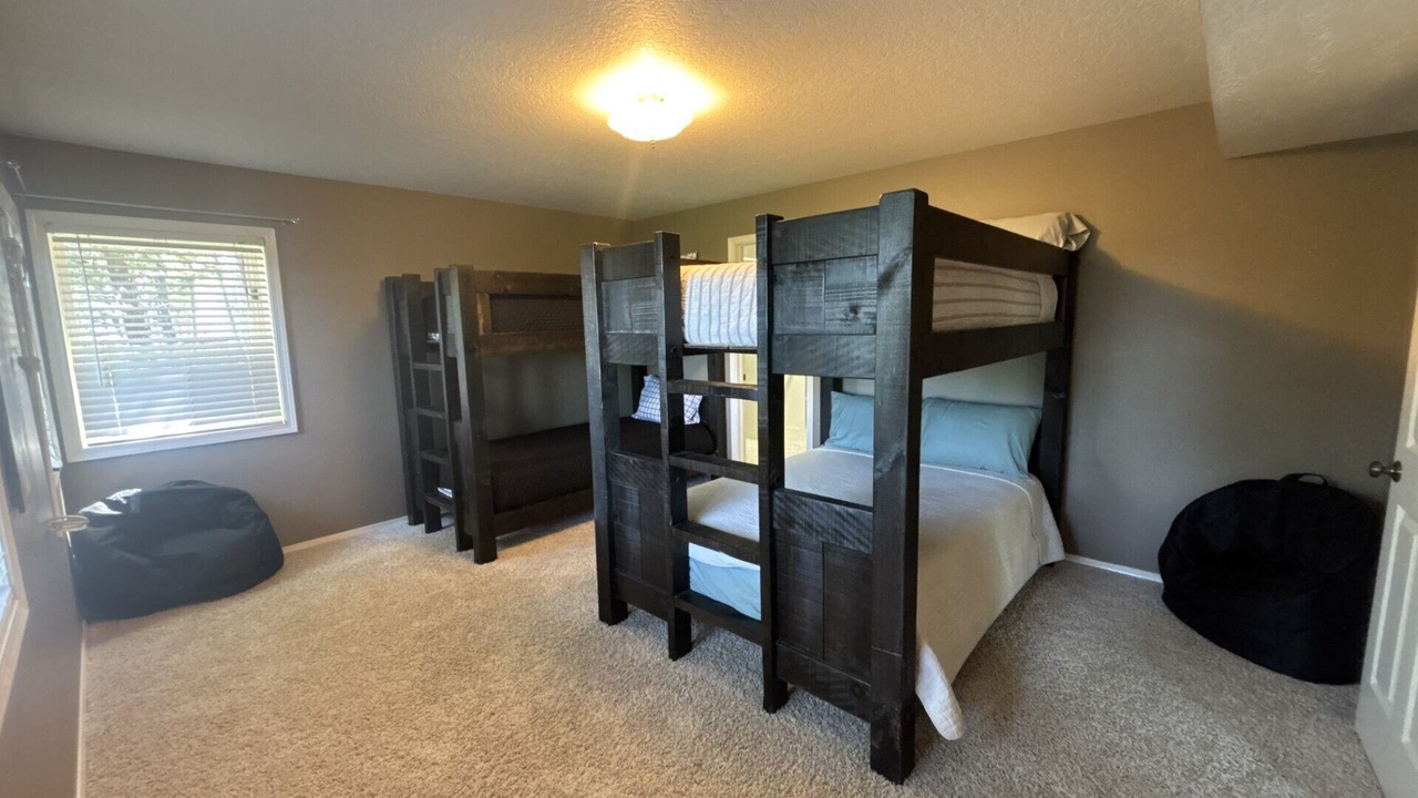 Photo of Bedroom in Lakeside