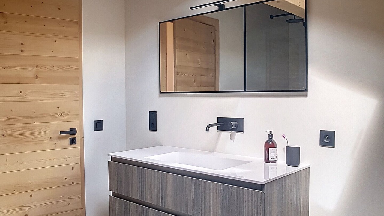 Photo of Bathroom in Demi-Quartier