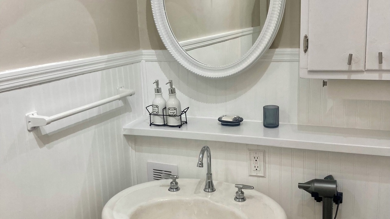 Photo of Bathroom in Crosstown