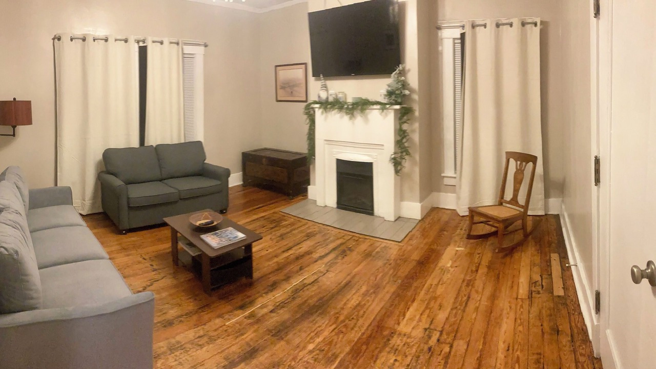 Photo of Livingroom in Crosstown