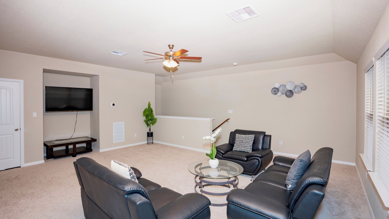 Photo of Livingroom in McNeil
