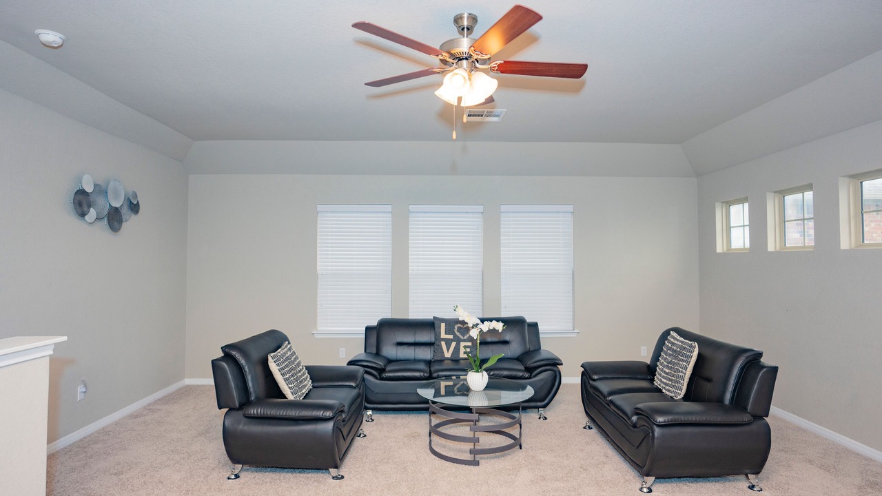 Photo of Livingroom in McNeil
