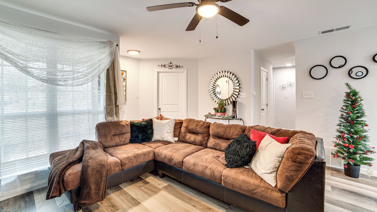 Photo of Livingroom in Cedar Hill