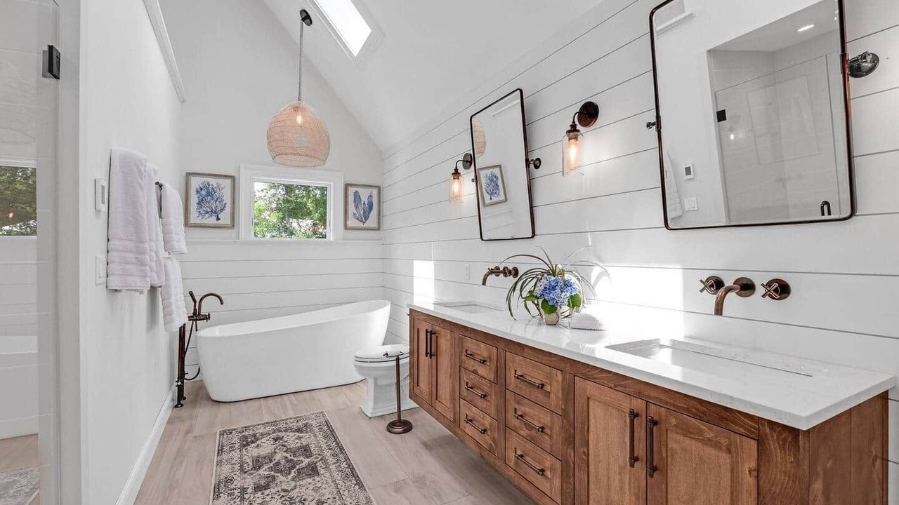 Photo of Bathroom in Hampton Bays