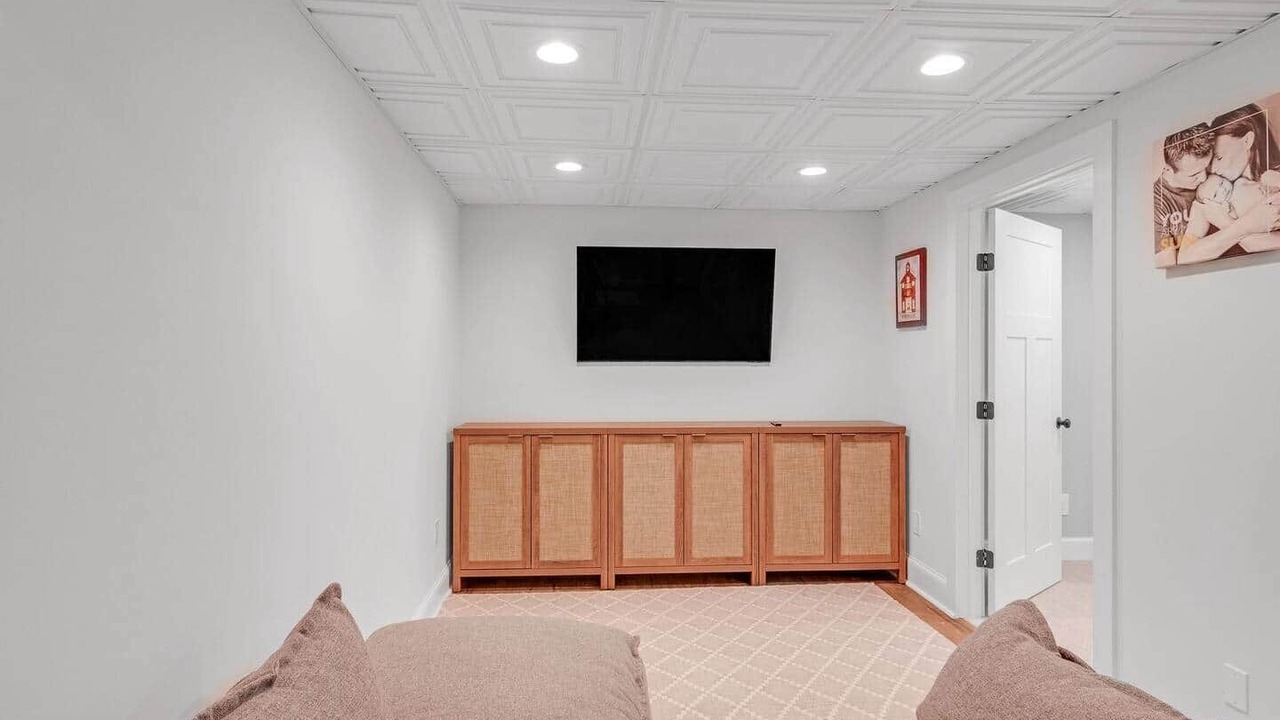 Photo of Livingroom in Hampton Bays