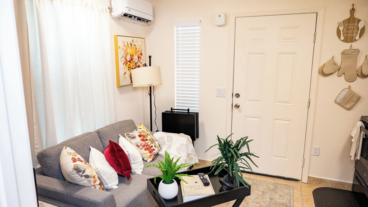 Photo of Livingroom in Leon Valley