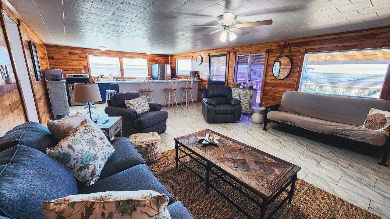 Photo of Livingroom in Cedar Lane