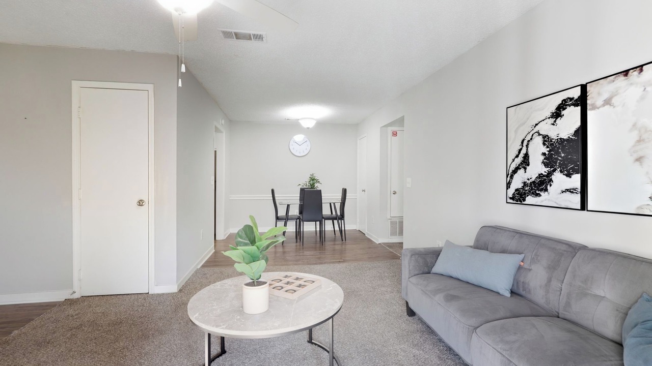 Photo of Livingroom in Tougaloo